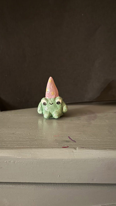 Clay Frog With Hat